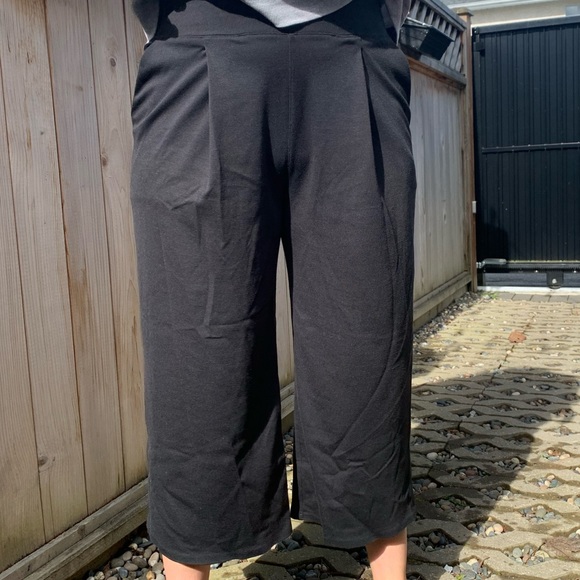 Lululemon flare pant - Picture 3 of 4